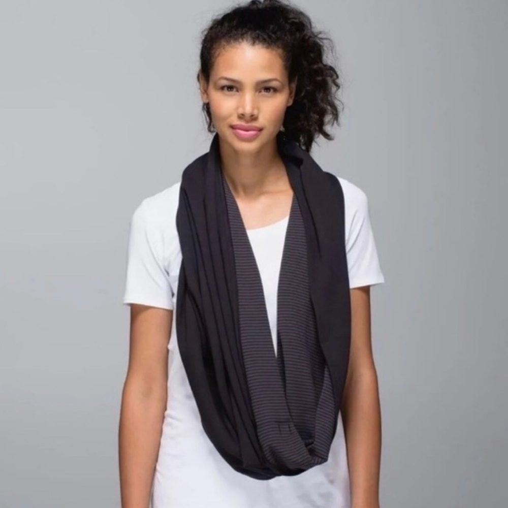 Lululemon vinyasa scarf